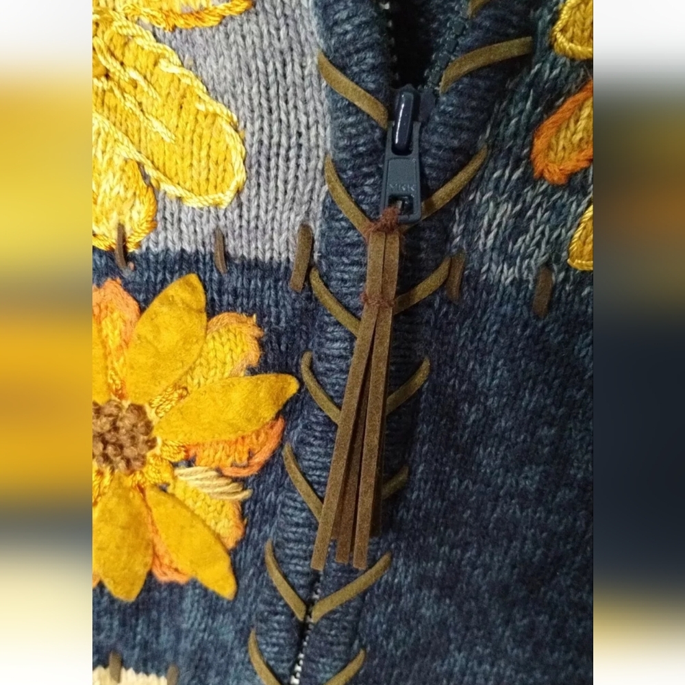 Vintage Star Blue Originale Studio Small Sunflower Embroidered Patchwork Vest - Picture 3 of 8